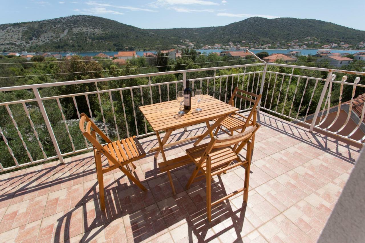 Apartman Paula 1 Apartment Vinisce Exterior photo